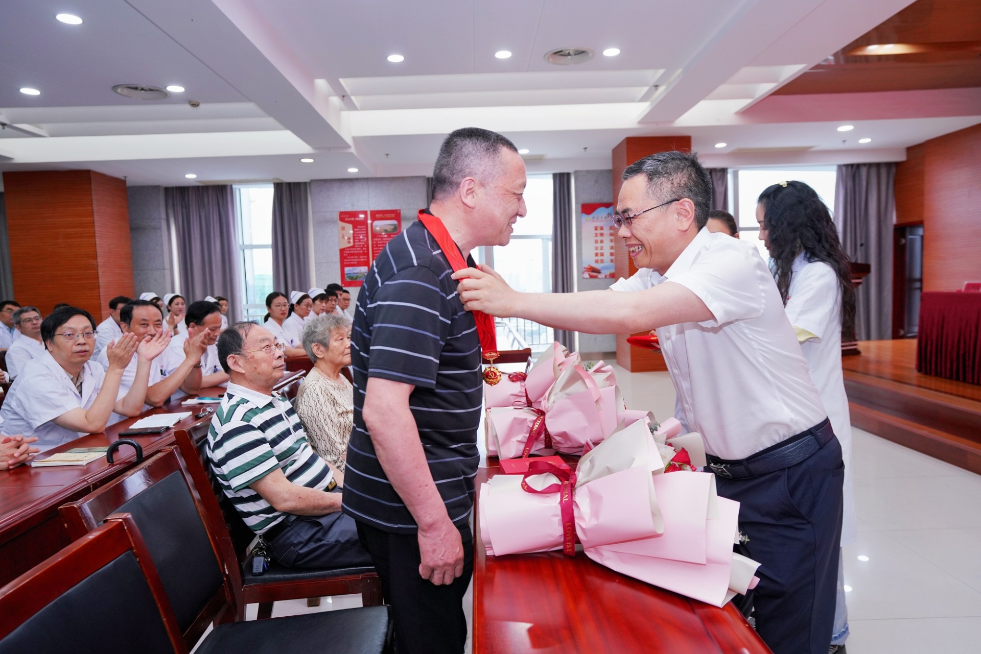 东台市人民医院举行庆祝中国共产党成立102周年表彰大会暨能力提升攻坚年推进会
